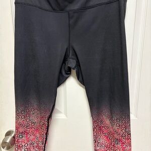 GAIAM Women’s Black and Pink Ombre Leggings